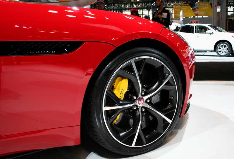 Illustration for article titled New York Auto Show pics (Round 2)